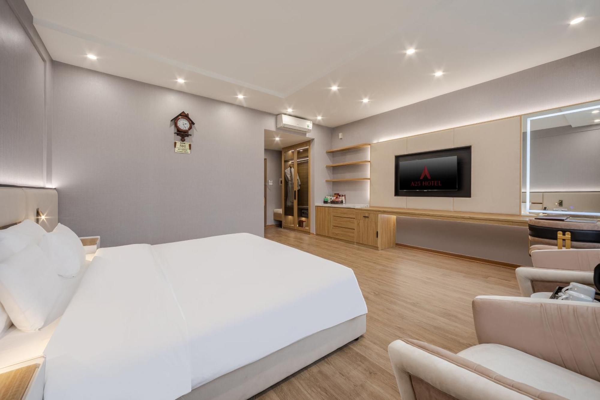 A25 Premium Hotel - 705 Lac Long Quan — Photos 3